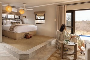 1 bedroom, free WiFi, bed sheets - Large open plan suite with private pool (Hoedspruit)