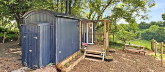 Valley View Retreat Shepherd’s Hut, near North Molton