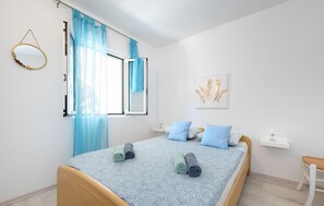 2 bedrooms, iron/ironing board, free WiFi, bed sheets - 2 bedroom stunning home in Rogoznica (Rogoznica)