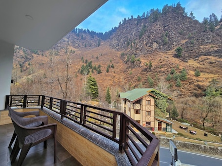 Superior Room, Balcony, Mountain View | Balcony view. Solang Snow Heaven