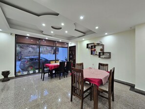 Restaurant - Solang Snow Heaven (Manali)