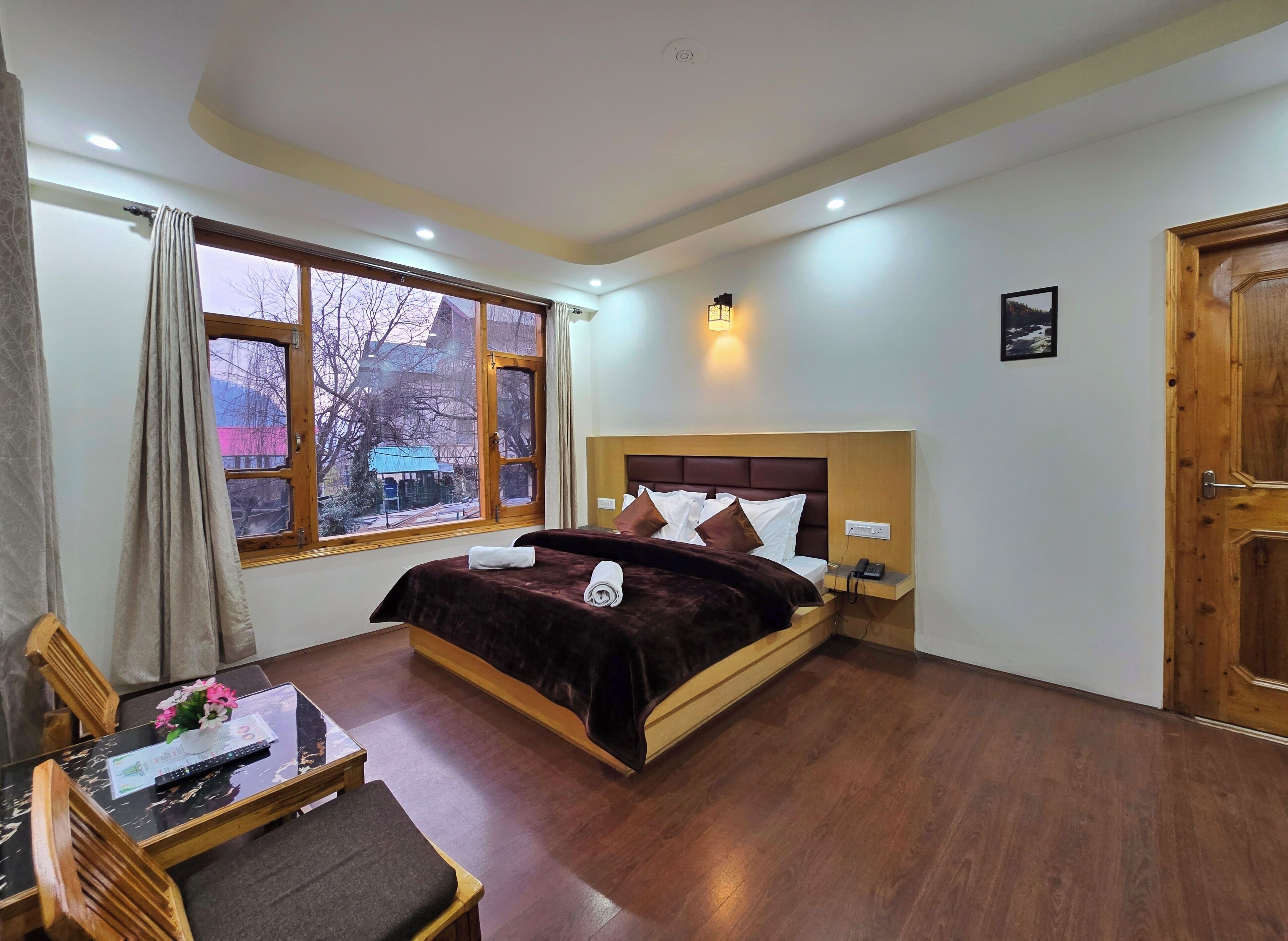 Superior Room, Balcony, Mountain View | Egyptian cotton sheets, premium bedding, rollaway beds, free WiFi