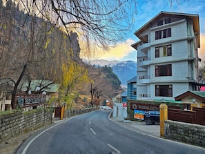 Exterior - Solang Snow Heaven (Manali)