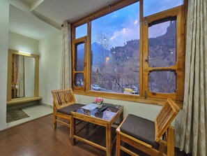 Superior Room, Balcony, Mountain View | In-room dining - Solang Snow Heaven (Manali)