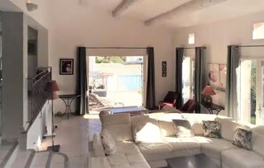 リビング エリア