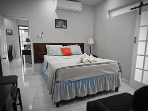 2 quartos, ferros/tábuas de passar roupa, Wi-Fi, roupa de cama