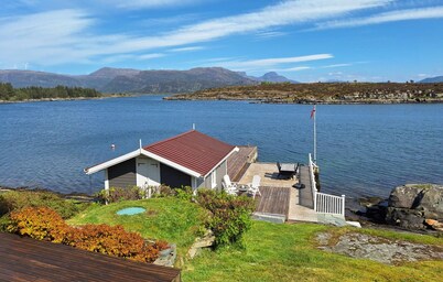 Cozy home in Florø with WiFi