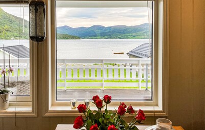 3 bedroom amazing home in Elnesvågen