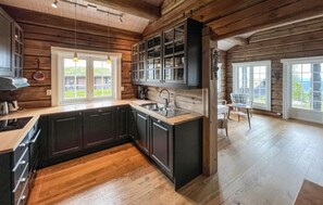 Réfrigérateur, four, plaque de cuisson, lave-vaisselle