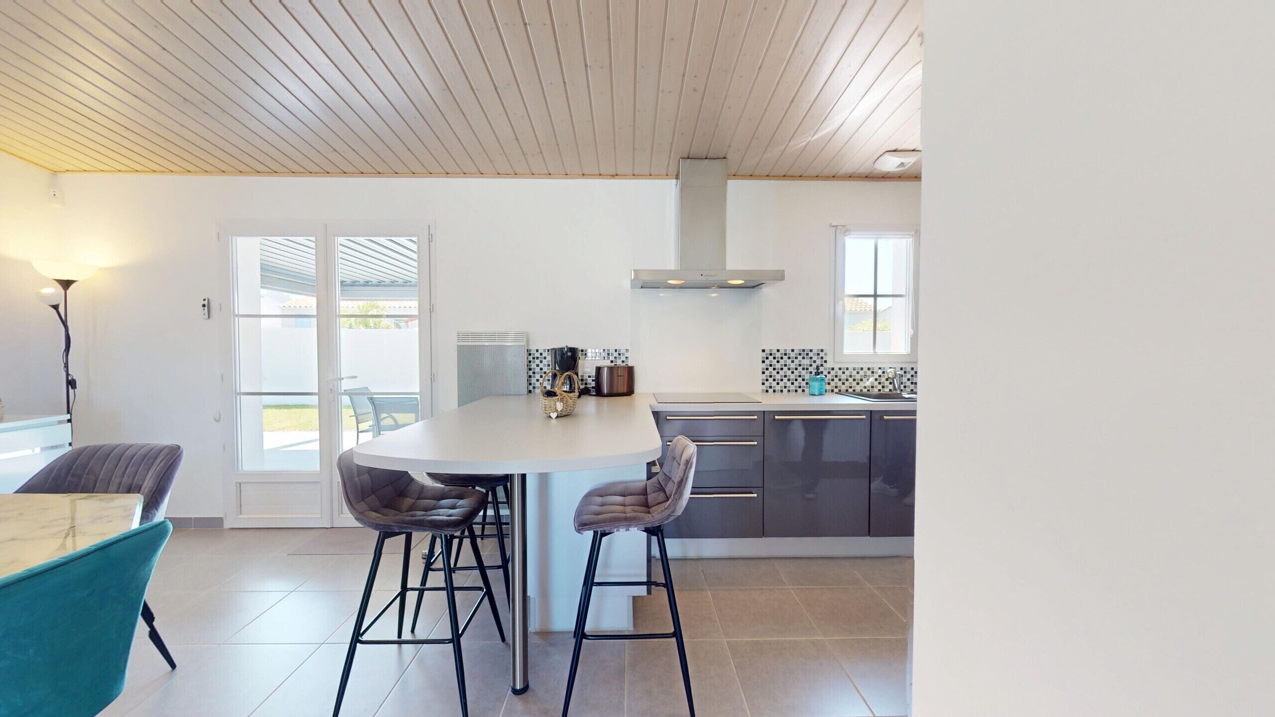 Réfrigérateur, micro-ondes, four, lave-vaisselle