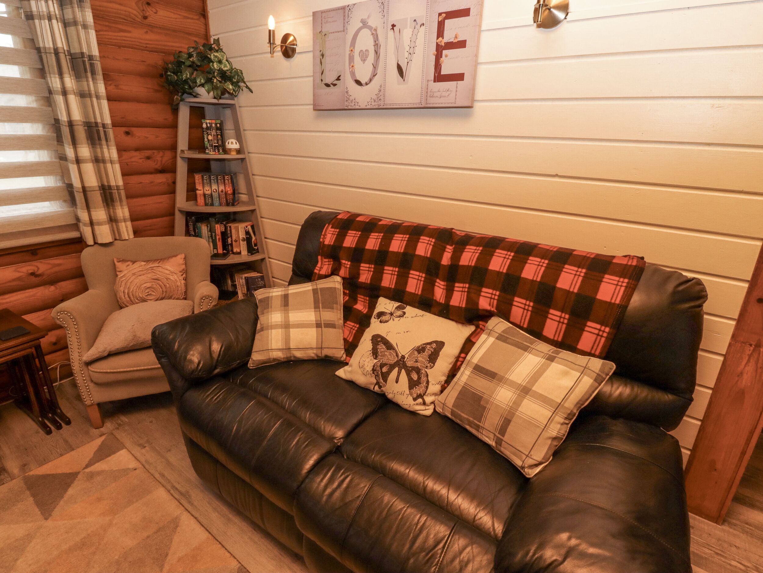 Farnes Lodge, Pet Friendly, With A Garden In Longframlington - Northumberland