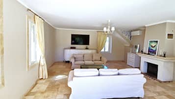 TV connectée, cheminée