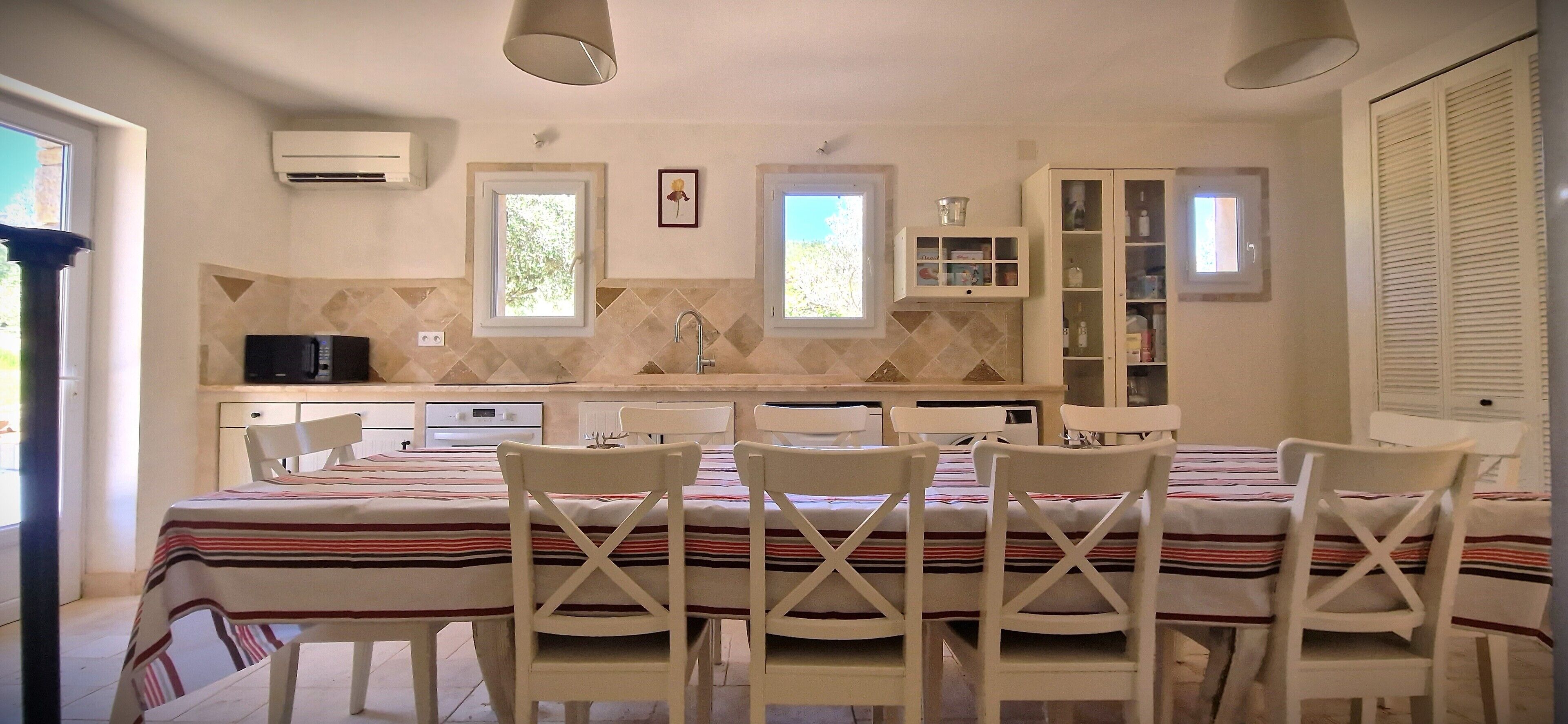 Microonde, forno, piano cottura, lavastoviglie