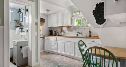 Adorable Seaside Cottage