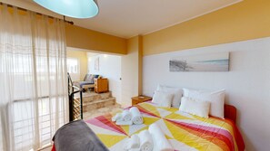 1 chambre, fer et planche à repasser, Wi-Fi gratuit, draps fournis