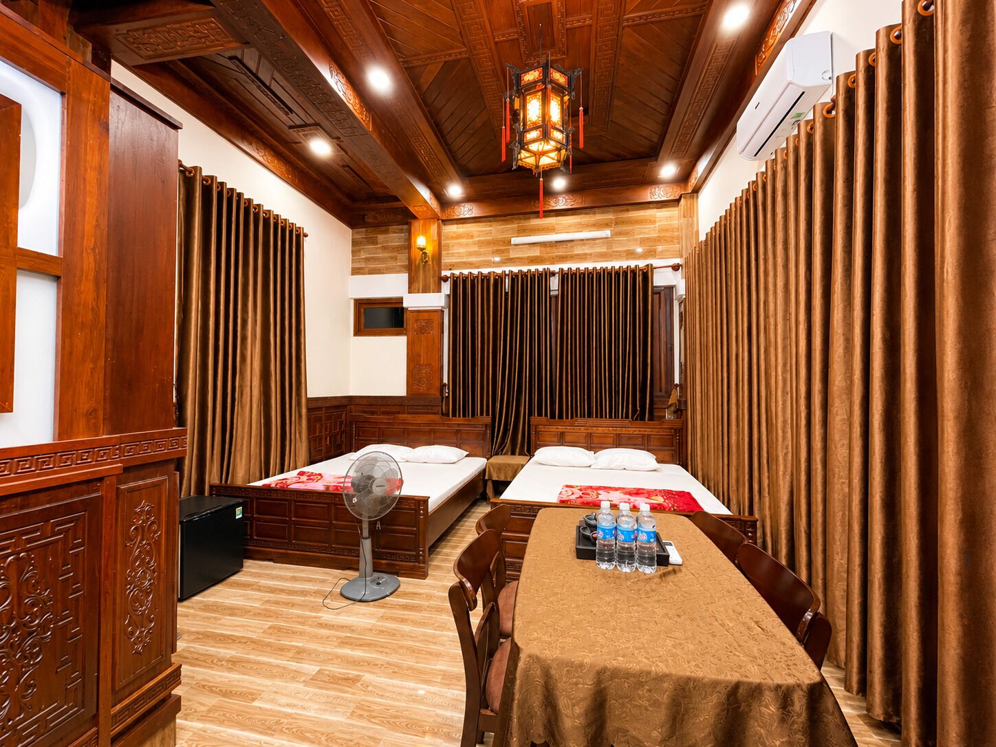 Family Double or Twin Room, Private Bathroom, City View | Premium bedding, minibar (some free items), desk, laptop workspace