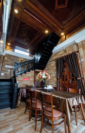 Reception - Pho Thien Duong Homestay (Hue)