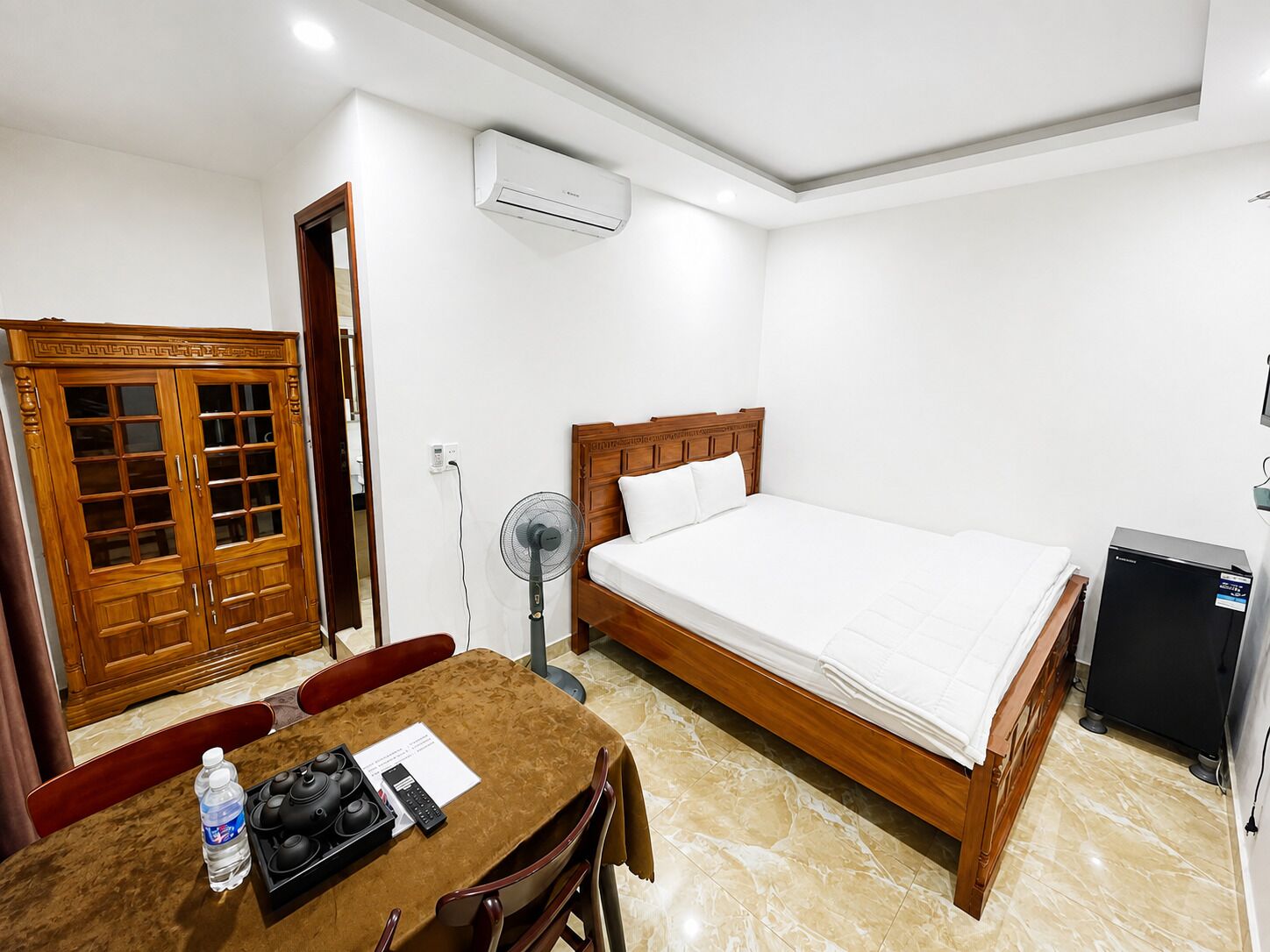 Basic Double Room, Air conditioning, City View | Premium bedding, free minibar items, desk, laptop workspace