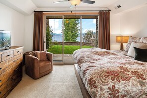 7 Schlafzimmer, Schreibtisch, Bügeleisen/Bügelbrett, Reisekinderbett