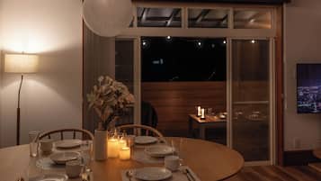 Luxury Villa, 3 Bedrooms, Non Smoking, Lakeside | Dining room