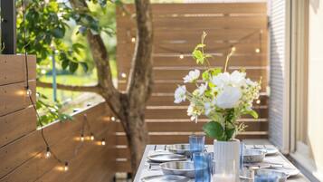 Tempat makan outdoor
