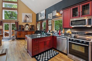 Fridge, microwave, oven, stovetop - Cozy Chalet w Hot Tub, Loft, Fire Pit & Grill (Mount Jackson)