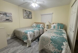 2 bedrooms, iron/ironing board, travel cot, free WiFi