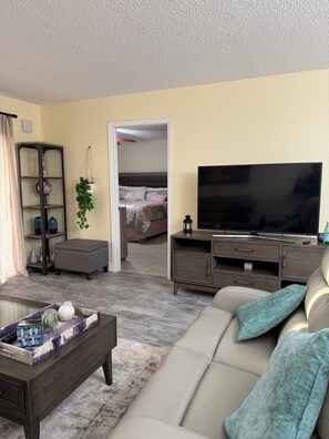 2 bedrooms, iron/ironing board, travel crib, free WiFi