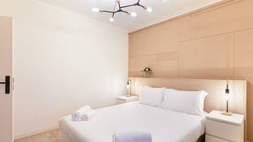 2 bedrooms, iron/ironing board, internet, bed sheets