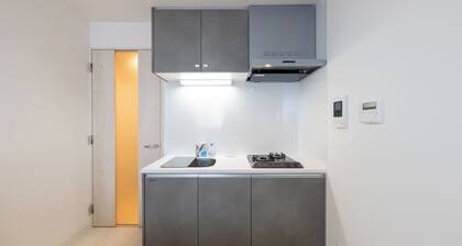 Less than 10 minutes from each of Shibuya, Shinjuku and Harajuku/ Central location/ New construction/ Max. 6 people
