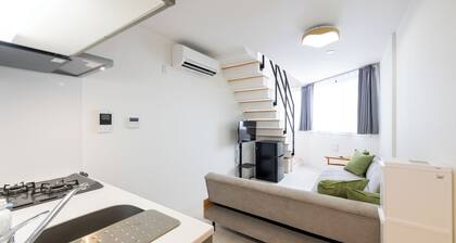 Less than 10 minutes from each of Shibuya, Shinjuku and Harajuku/ Central location/ New construction/ Max. 6 people