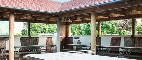 House | Outdoor dining