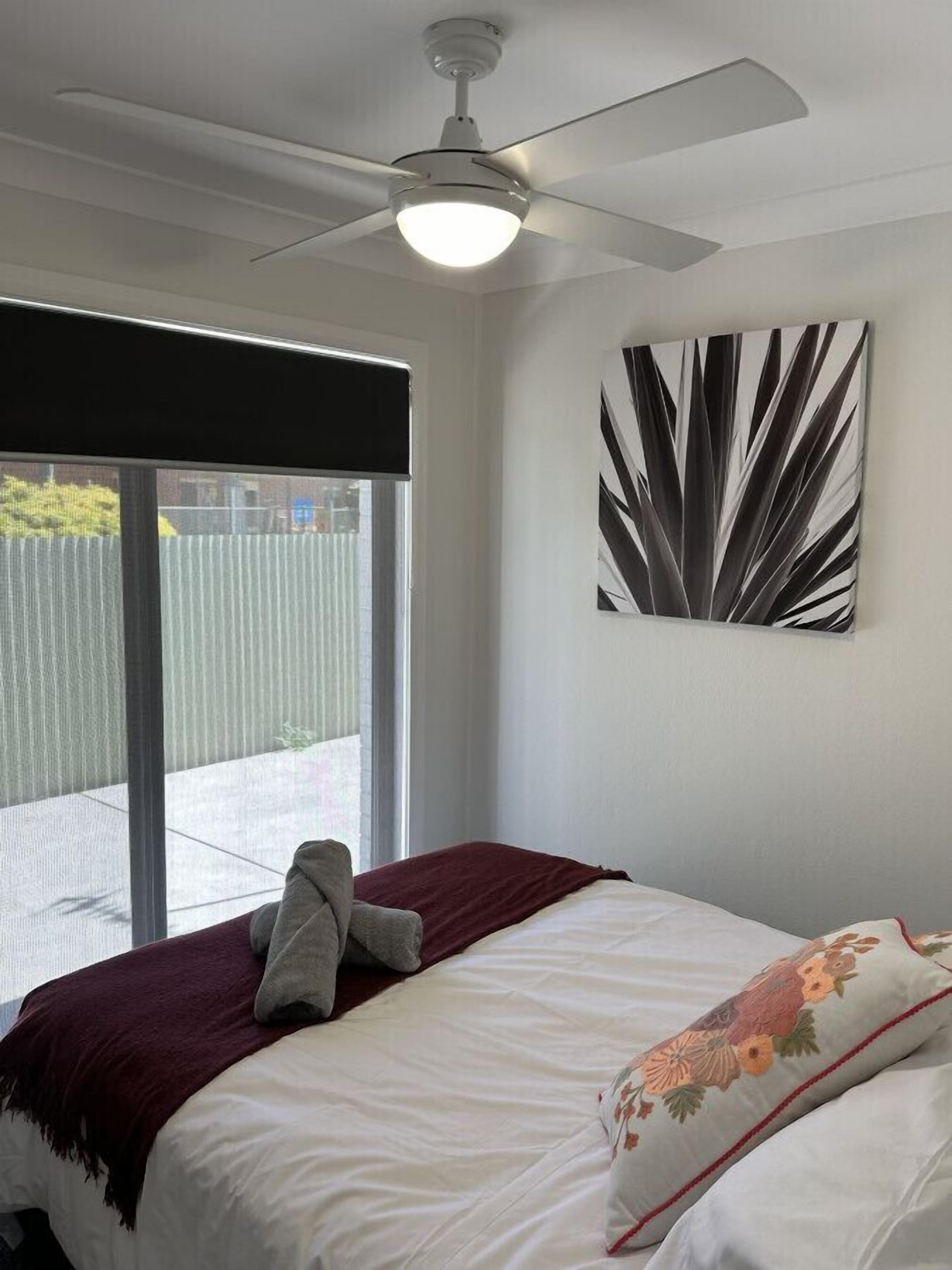 2 habitaciones, tabla de planchar con plancha y wifi gratis 