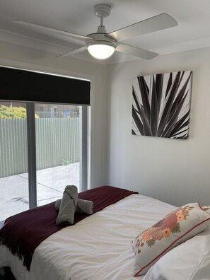 2 chambres, fer et planche à repasser, Wi-Fi gratuit, draps fournis