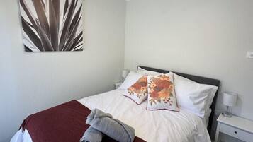 2 sovrum, strykjärn/strykbräda, gratis wi-fi och sängkläder