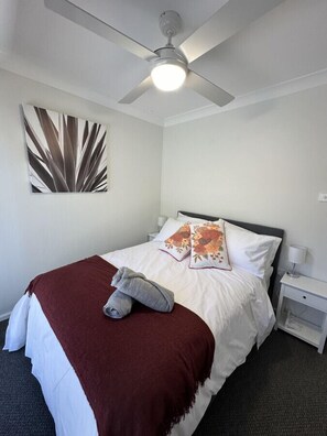 2 bedrooms, iron/ironing board, free WiFi, bed sheets
