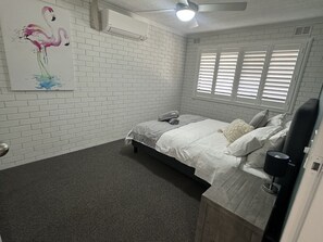 2 dormitorios, tabla de planchar con plancha, wifi y ropa de cama