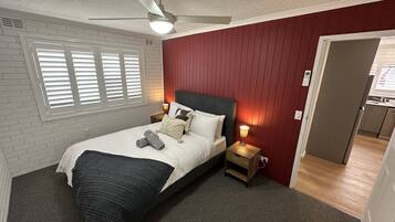 2 soverom, skrivebord, strykejern/-brett og wi-fi (inkludert)