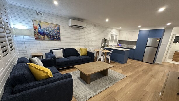 Smart TV - Central Cullen Apartments # 4 (Wagga Wagga)