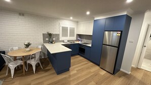 Fridge, microwave, oven, stovetop - Central Cullen Apartments # 4 (Wagga Wagga)