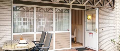 House | Outdoor dining