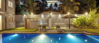 Charming Black 1 bedroom chalet in pleasant Ahangama with WiFi AC KITCHEN & POOL