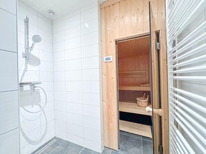 Shower, hair dryer - Luxury stay with sauna, spa-bath near the beach (Colijnsplaat)
