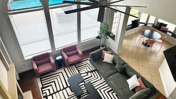 TV, fireplace, offices