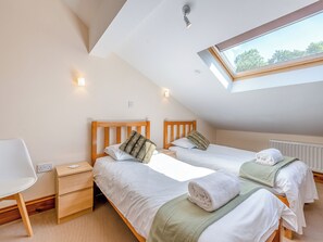 2 bedrooms, free WiFi, bed sheets - 2 bedroom accommodation in Blandford Forum (Blandford Forum)