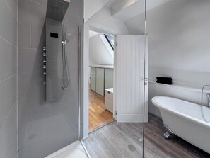Towels - The Chapel Apartment (North Elmham, near Dereham)