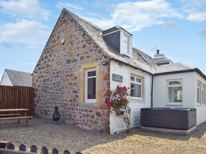 Outdoor dining - High Wardneuk - UK47041 (Monkton, near Prestwick)