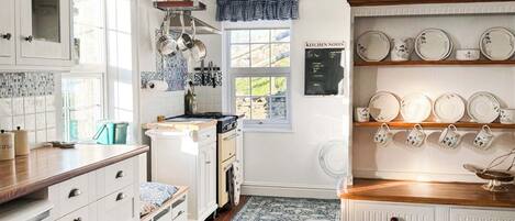High chair, cookware/dishes/utensils