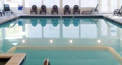 3-bedroom resort in peaceful Basye with WiFi, AC. Enjoy relaxation