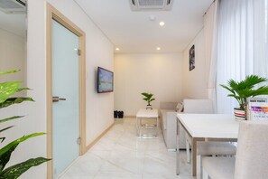 Senior Studio, City View